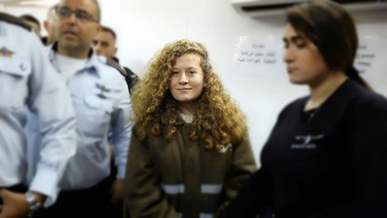 İsrail askerine tokat atan Filistinli kız Ahed Tamimi’nin duruşması ertelendi