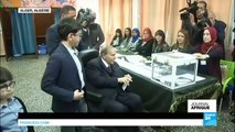 Législatives algériennes : fébrile et en fauteuil, Bouteflika réapparaît pour voter