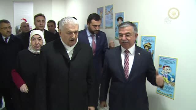 Başbakan Yıldırım, Açılışını Yaptığı Şehit Piyade Uzman Çavuş Selim Topal Kızılay Anaokulu'nu Gezdi