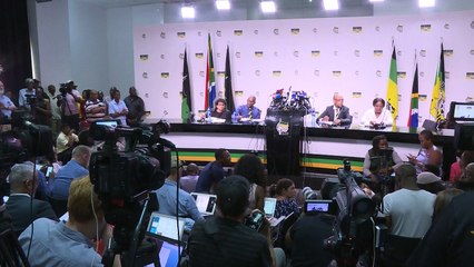 Sudáfrica: Partido oficialista decide salida del presidente Zuma