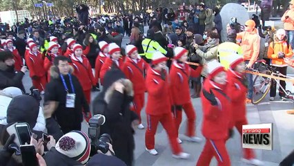 N. Korean cheering squad go sightseeing in Gangneung