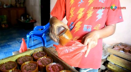 Скачать видео: Menengok Proses Pembuatan Kue Keranjang Khas Imlek