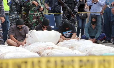 4 Tersangka Penyelundupan Satu Ton Sabu Tiba di Kantor BNN