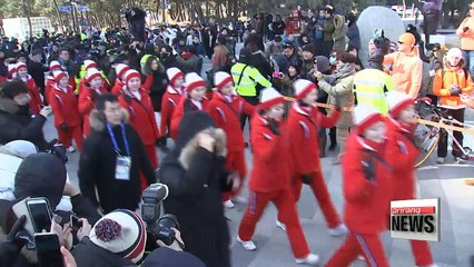 N. Korean cheering squad go sightseeing in Gangneung