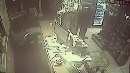 Benzinlikten Silahlı Soygun Güvenlik Kamerasında