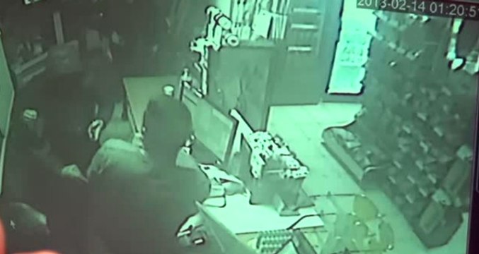 Bursa'da Benzinlikte Yapılan Silahlı Soygun Güvenlik Kamerasında