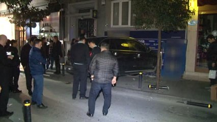 Şişli'de, Vale Direksiyon Başında Epilepsi Krizi Geçirdi Ciple Telefon Bayisine Daldı