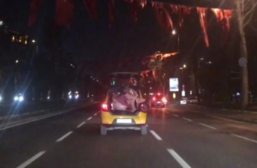 İstanbul'da İlginç Taşıma Yöntemi Kamerada