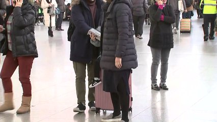 분주한 서울역...하행선 열차 대부분 매진 / YTN
