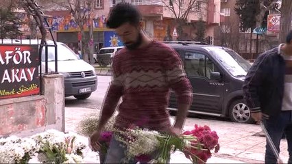 Sevgililer Gününe Çiçeklerine Özel Zeytin Dalı Süsü