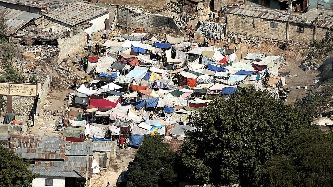 Oxfam-Managerin bedauert Sex-Skandal und tritt zurück