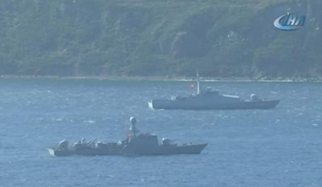 Türk savaş gemileri Kardak kayalıklarından ayrılmadı
