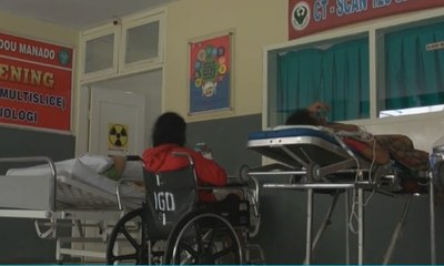 Wali Murid Aniaya Kepala Sekolah SMP IV Lolak