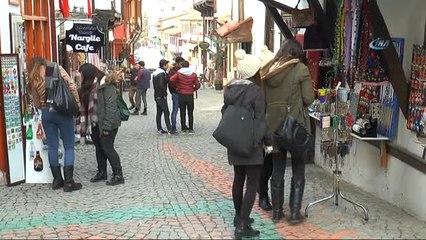 Sevgililer Günü'nde Maddi Değil Manevi Destek