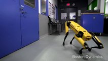 Un robot capable d'ouvrir des portes
