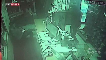 Benzinlikten silahlı soygun güvenlik kamerasında