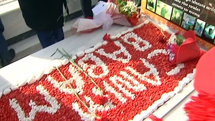 Sevgililer Gününde şehitlere duygusal ziyaret