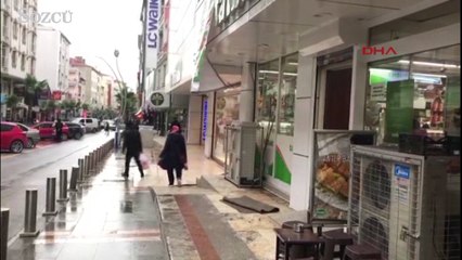 Buyrun efendim demeyince bıçaklandı