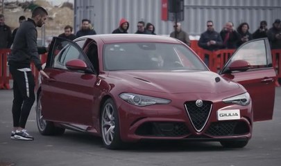 VÍDEO: los jugadores del Atlético de Madrid reciben sus Alfa Romeo