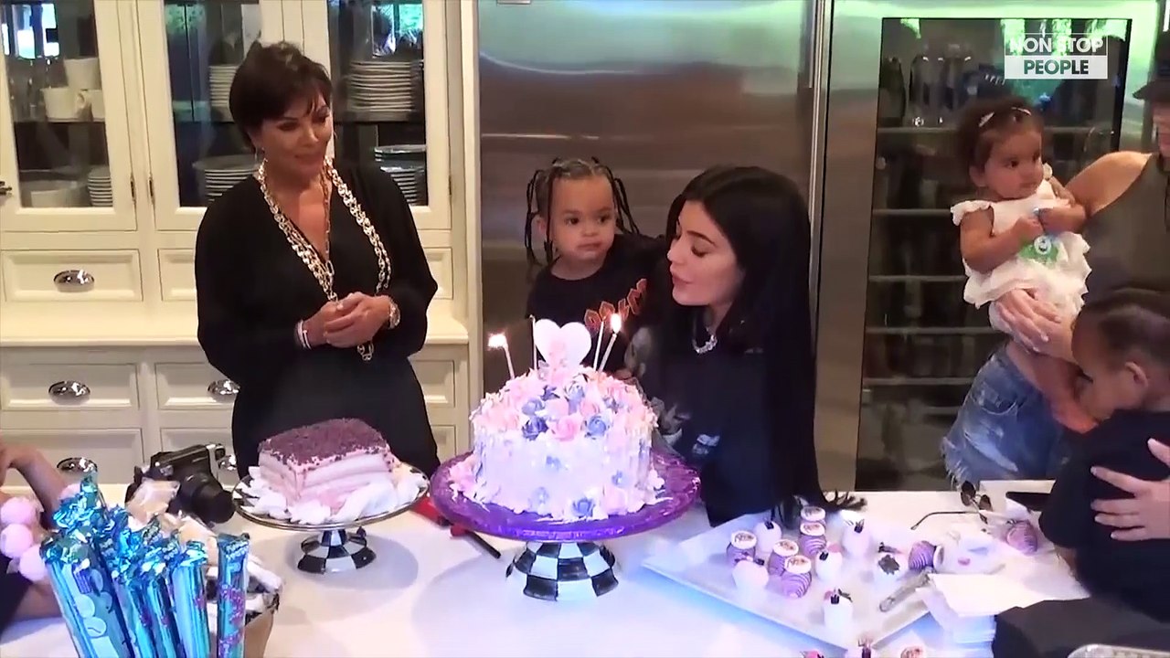 Kylie Jenner maman : heureuse de ses kilos de grossesse, la raison révélée