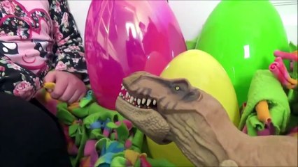 Baby Victoria Annabelle Giant Toy Eggs Bunny Spatula Girl Attacks Challenge  Freak Daddy Family