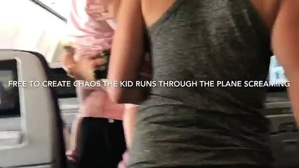 8H d'avion avec un enfant qui crie et une maman qui ne fait rien
