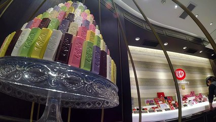 عيد العشاق في اليابان... شوكولا زهري وتقليد مربح