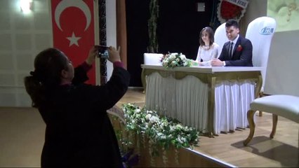 Damada Nikah Masasında Alkol Muayenesi