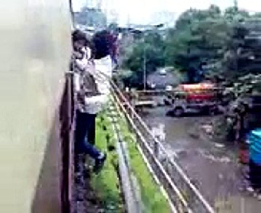 VID-20150417-WA0003