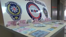 Polis Karaman Emeklileri Derneği' Tanıtım Kartı Bulunan Otomobilde Sahte 58 Bin Liralık Banknot Ele...