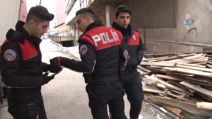 Halk Pazarında Seyyar Satıcıyı Ayağından Vurdular