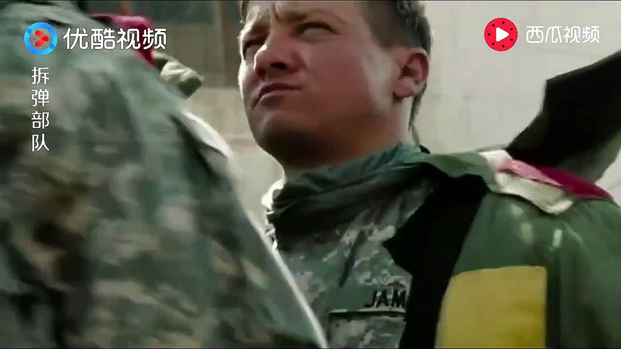 《拆弹部队 The Hurt Locker》真实的美军拆弹服，一般人别说拆弹了，衣服都穿不上！