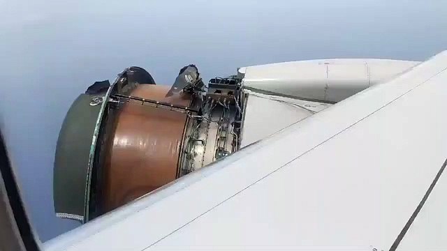 Leur avion perd une partie de son réacteur en plein vol