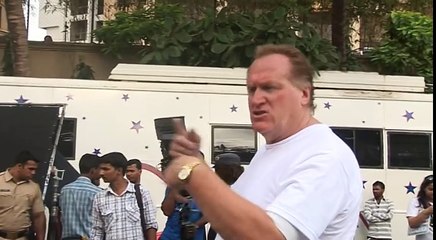 Holiday Action _ Behind the Scenes