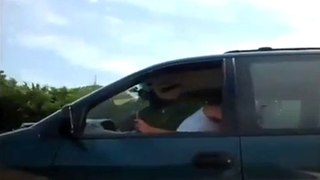 Il surprend un couple qui s’envoi en l’air tout en conduisant sur l’autoroute
