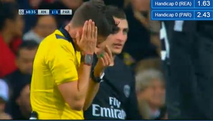 Neymar Hits Reffere With Ball In Head HD - Real Madrid 1-1 PSG 14.02.2018