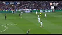 Neymar chuta a bola e acerta juiz - Real Madrid vs PSG Champions League 2018