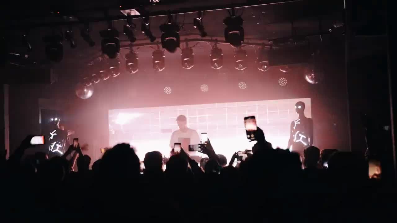 Medasin debuts 'Irene' stage for first time in LA