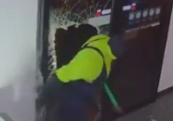 Download Video: Burglars Smash Windows of Derrimut Petrol Station