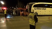 Amasya'da Yolcu Otobüsüyle Minibüs Çarpıştı: 1 Ölü, 4 Yaralı