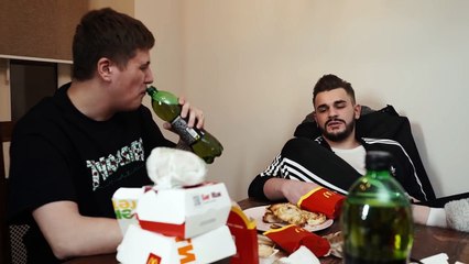 "ЖИРЕЮ" - ШОУ ОБ ЭКСТРЕМАЛЬНОМ ОЖИРЕНИИ (худею пародия)