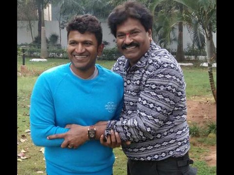 ರಾಜ್ ಸಮಾಧಿ ಬಳಿ ಚರಣ್ ರಾಜ್ ಹಾಗು ಪುನೀತ್ ಭೇಟಿ | Oneindia Kannada