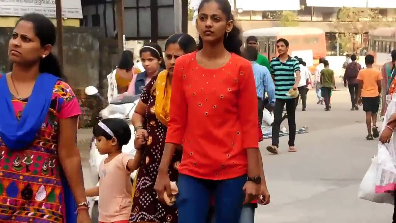 PEE Prank On GIRLS - AWESOME Reactions (Pranks In INDIA 2018) - FUDDU INDIANS