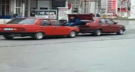 Çekme Halatı Yerine Bacaklarını Kullanan Adam, Ağızları Açık Bıraktı