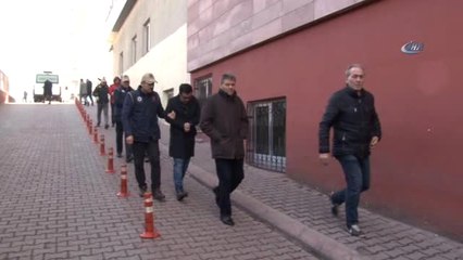 Fetö'den Gözaltına Alınan 5 Kişi Adliyeye Sevk Edildi