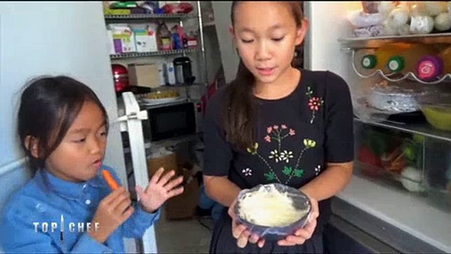 Les filles d'Hélène Darroze révèlent le pêché mignon de leur maman et ce n'est pas très light ! Regardez