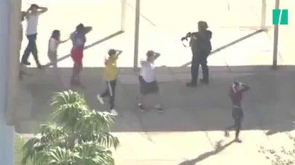 Les images de l'évacuation du lycée après la tuerie en Floride