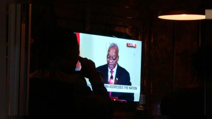 Güney Afrika lideri Jacob Zuma'nın istifası ülkede sevinçle karşılandı