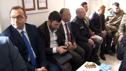 AK Parti Genel Başkan Yardımcı Karacan ve sanatçılar Reyhanlı Jandarma Komutanlığı'nı ziyaret etti