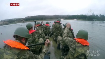 Mehmetçikten gerçeği aratmayan "Durgun Sulardan Geçiş" tatbikatı